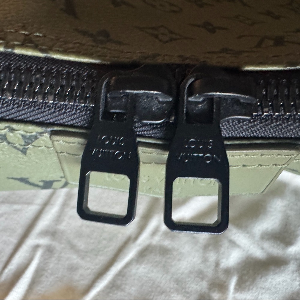 AUTHENTIC - Louis Vuitton Hammock Bag Khaki Green Vermillion Red Monogram Canvas - Picture 8 of 10